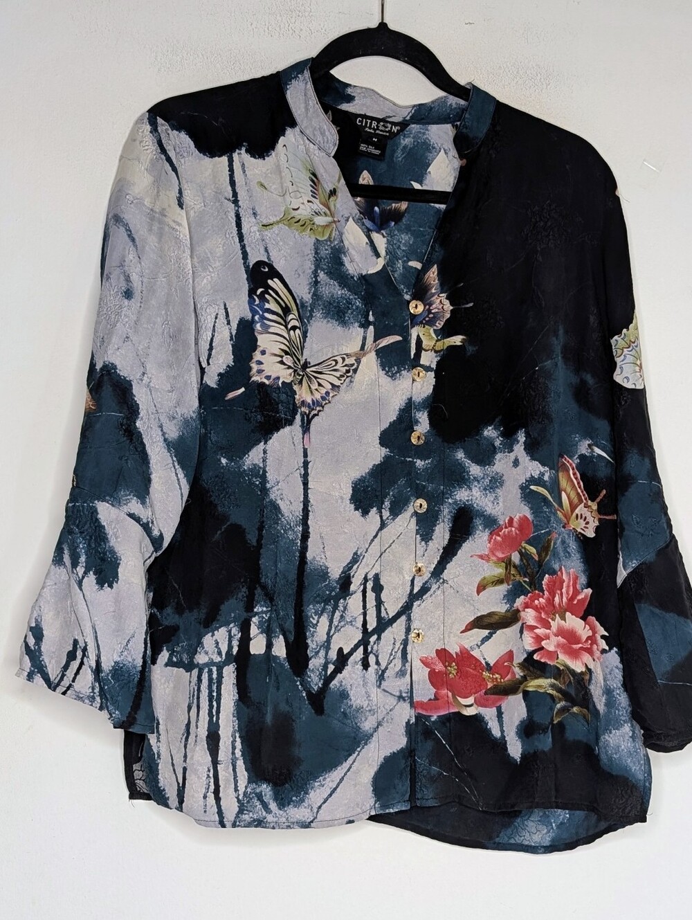 Citron Santa Monica 100% Silk Button Down Top in Teal EUC